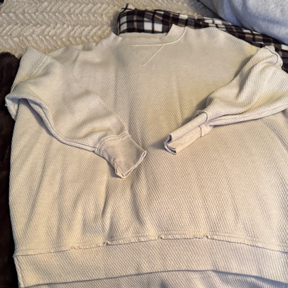 Aerie Off-White Crewneck Sweater